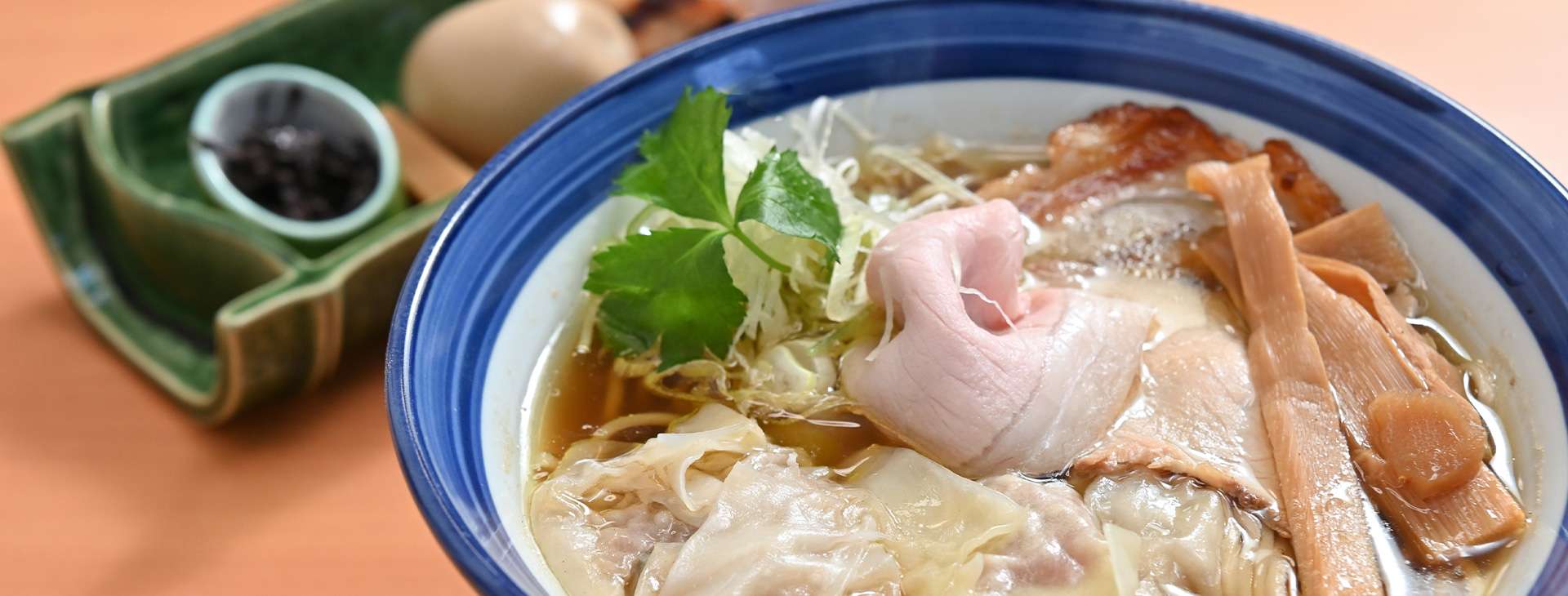 麺や鈴音の外観